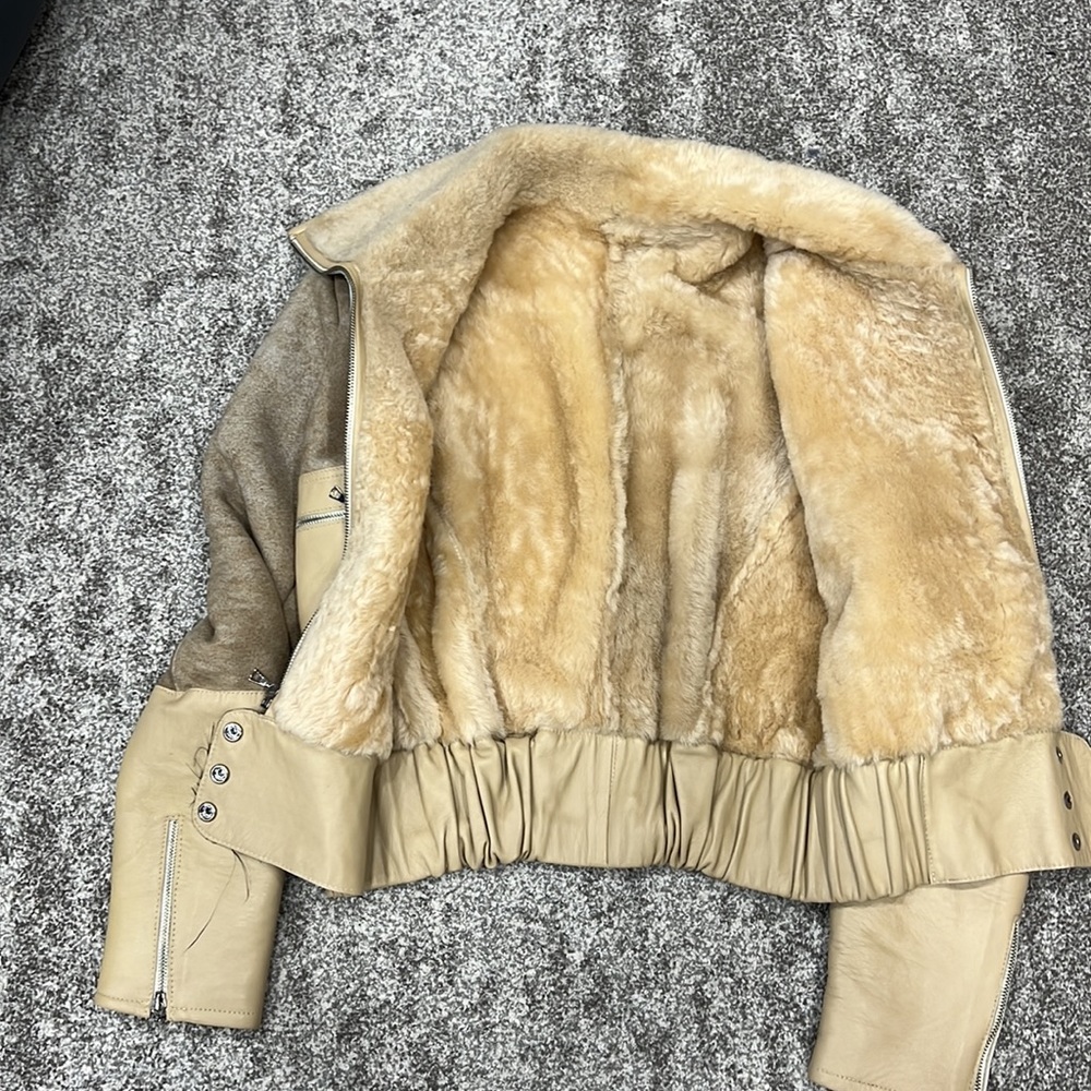 Beautiful warm jacket - Picture 2 of 8